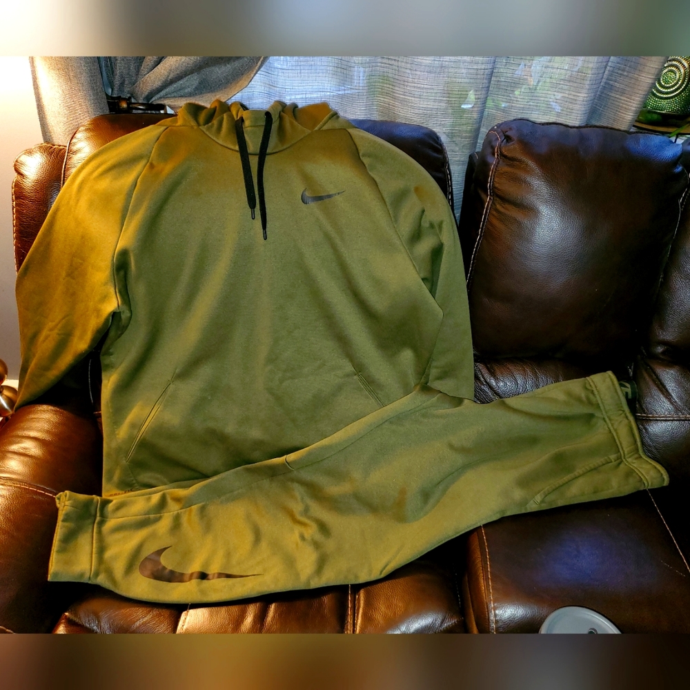 NIKE DRI FIT MEN'S XL HOODIE/PANTS